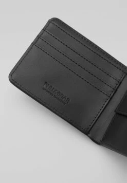 PULL & BEAR PortafoglioBlack Uomo Portafogli E Custodie PUC52F085-Q11 8 PULL & BEAR PortafoglioBlack Uomo Portafogli E Custodie PUC52F085-Q11 -Pull & Bear 01c22bb0d1594565a7634ac5c6ee547f