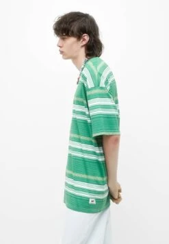 PULL & BEAR Xdye StripedT-Shirt Con StampaGreen Uomo T-shirt E Polo PUC22O1ML-M11 -Pull & Bear 01f89fe4e1594b99aaf6e6dab1523b96