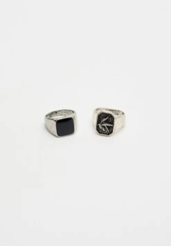 PULL & BEAR Swallow Signet4Pack AnelloSilver Coloured Uomo Gioielli PUC52L02F-D11 9 PULL & BEAR Swallow Signet4Pack AnelloSilver Coloured Uomo Gioielli PUC52L02F-D11 -Pull & Bear 039e98a4bdb54102954ee69142ff5ff6