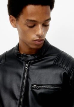 PULL & BEAR Basic-BikerGiacca In SimilpelleBlack Uomo Giacche PUC22T0SM-Q11 -Pull & Bear 03da9bfb76514e2ebf160c289f4a4422
