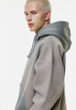 PULL & BEAR OMBRÉ - Felpa Con Cappuccio - Grey -Pull & Bear 03f7a86315b84e23b7d15a3452c0f0f2