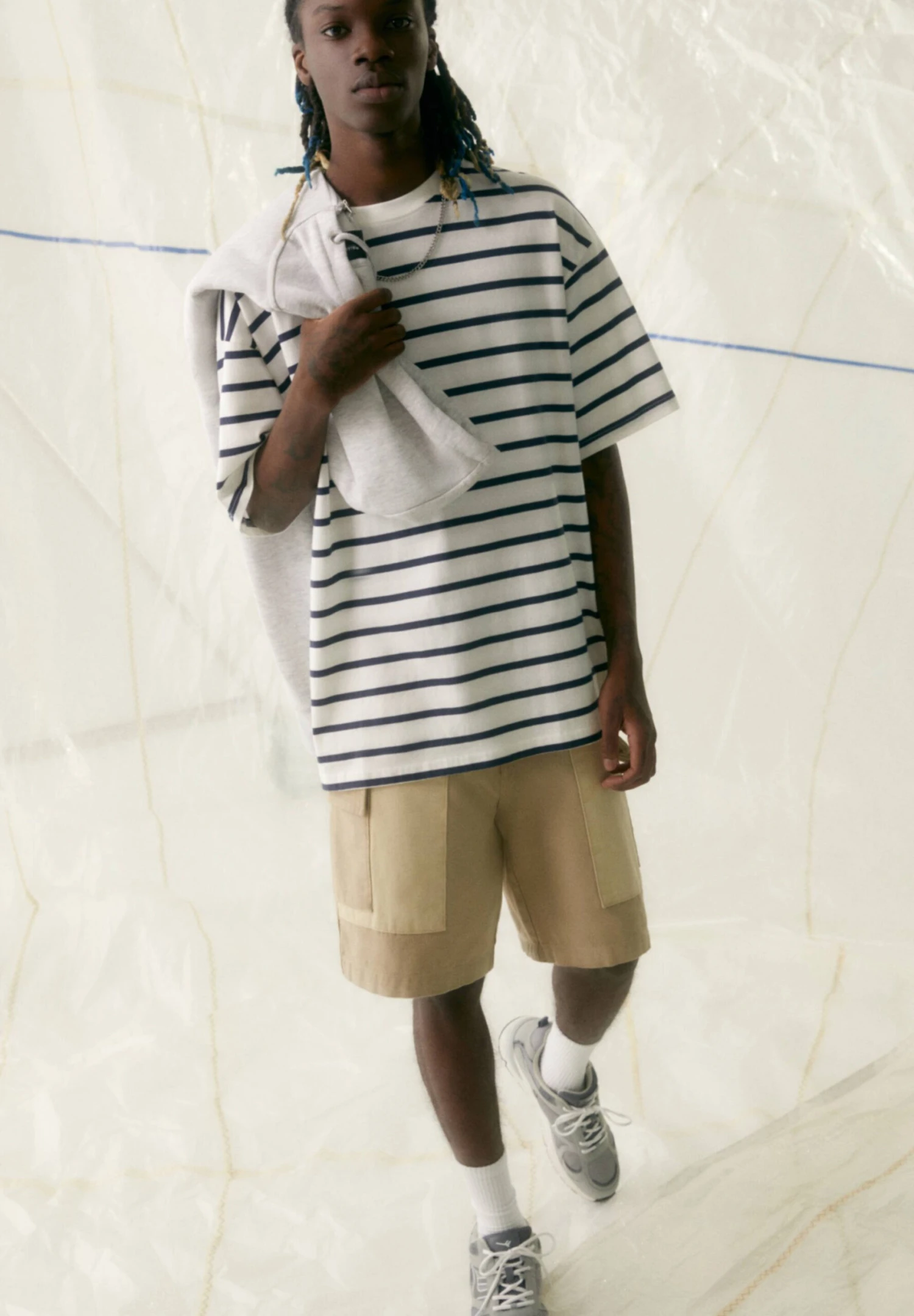 PULL & BEAR Garment-Dyed StripedT-Shirt Con StampaDark Blue Uomo T-shirt E Polo PUC22O1KN-K12 5 PULL & BEAR Garment-Dyed StripedT-Shirt Con StampaDark Blue Uomo T-shirt E Polo PUC22O1KN-K12 - immagine 5