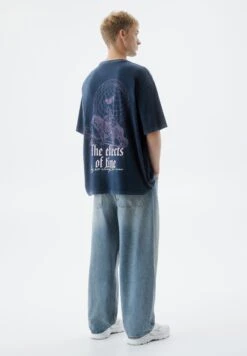 PULL & BEAR Wolf GraphicT-Shirt Con StampaBlue Uomo T-shirt E Polo PUC22O1QR-K11 11 PULL & BEAR Wolf GraphicT-Shirt Con StampaBlue Uomo T-shirt E Polo PUC22O1QR-K11 -Pull & Bear 064f70cbed0146619f7cb7fe6e6e927b