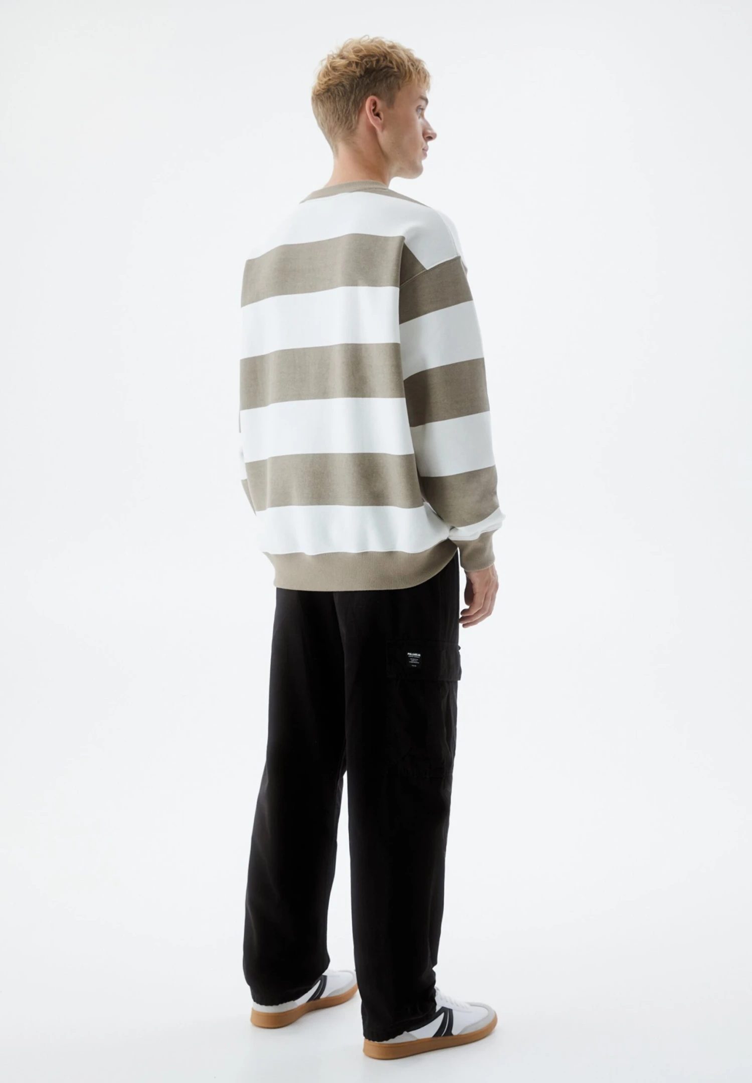 PULL & BEAR Basic Round Neck StripedFelpaLight Brown Uomo Maglieria E Felpe PUC22S0R7-O11 3 PULL & BEAR Basic Round Neck StripedFelpaLight Brown Uomo Maglieria E Felpe PUC22S0R7-O11 - immagine 3