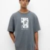 PULL & BEAR Deep With Grace Graphic - T-Shirt Con Stampa - Grey