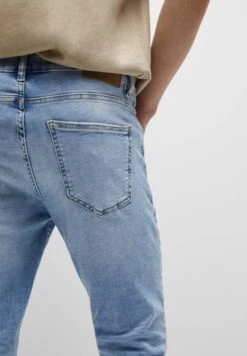 PULL & BEAR Basic Jeans Slim FitBlue Denim Uomo Jeans PUC22G0OF-K11 -Pull & Bear 0cab755af558409693112bdcf0be60ba