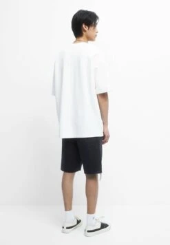 PULL & BEAR Straight-FitShorts Di JeansBlack Uomo Jeans PUC22F0DB-Q11 7 PULL & BEAR Straight-FitShorts Di JeansBlack Uomo Jeans PUC22F0DB-Q11 -Pull & Bear 0fd2e505d2984de0b47cdc59f1d037f9