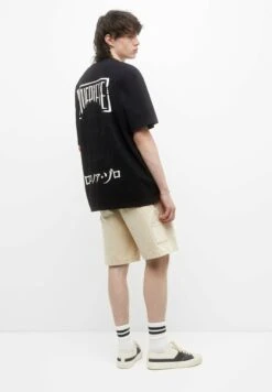 PULL & BEAR One Piece - T-Shirt Con Stampa - Black 8 PULL & BEAR One Piece - T-Shirt Con Stampa - Black -Pull & Bear 1046c8fe74c344e5bf38511efcc412b6