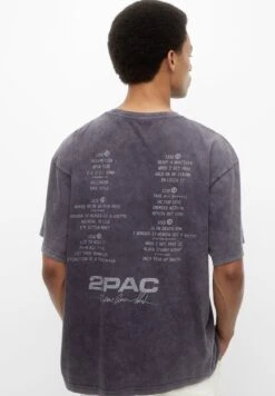PULL & BEAR Tupac GraphicT-Shirt Con StampaLight Grey Uomo T-shirt E Polo PUC22O1OW-C11 -Pull & Bear 120056d40e494e2ea1e15ecf7b735d52