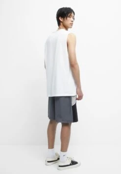 PULL & BEAR Bermuda With PanelsShortsBlack Uomo Bermuda PUC22F0DD-Q11 -Pull & Bear 128ecf3354914890bc31153200a82f93