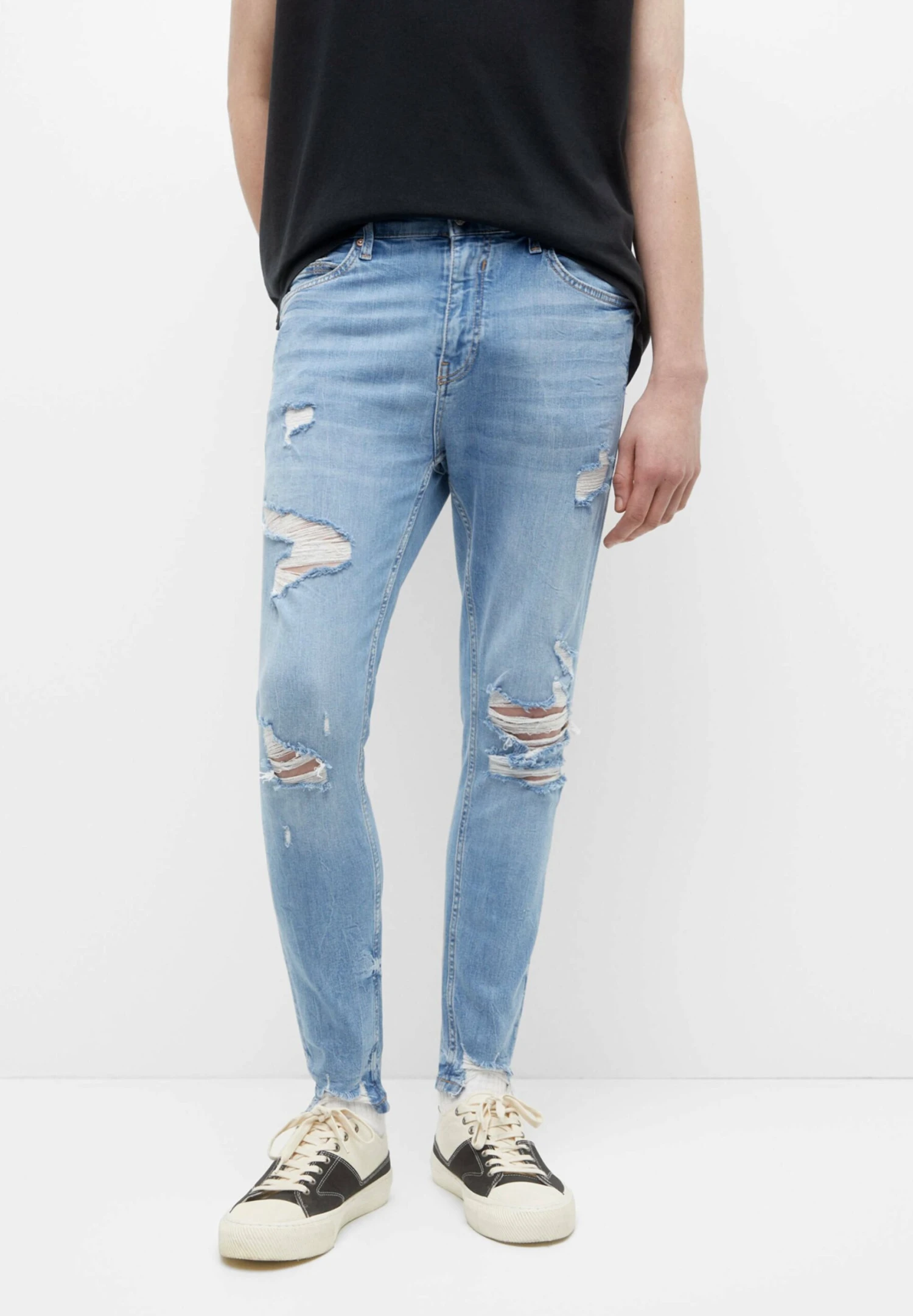 PULL & BEAR Ripped Carrot FitJeans Slim FitLight Blue Denim Uomo Jeans PUC22G0PA-K11 1 PULL & BEAR Ripped Carrot FitJeans Slim FitLight Blue Denim Uomo Jeans PUC22G0PA-K11