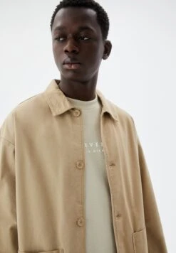 PULL & BEAR With CollarGiacca LeggeraOchre Uomo Giacche PUC22D0KE-O11 -Pull & Bear 130b22b9915f4d47aaa8d07a4a12639f