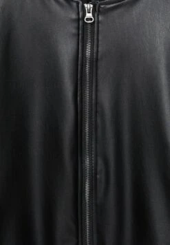 PULL & BEAR Basic Giacca In SimilpelleBlack Uomo Giacche PUC22T0SK-Q11 -Pull & Bear 16eb8032a10142d3b52d7b87abbf4cba