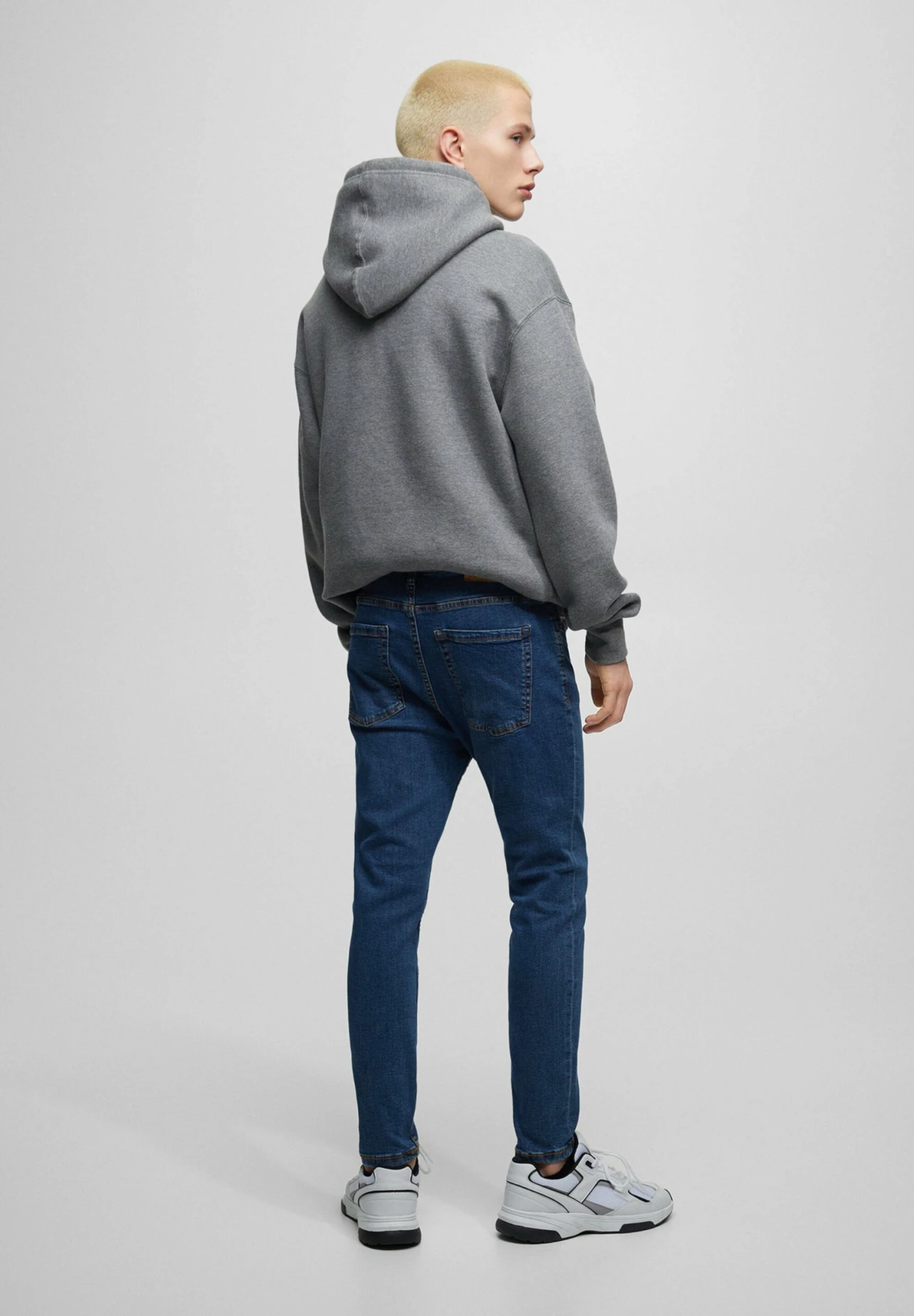 PULL & BEAR Basic Medium Carrot FitJeans Slim FitDark Blue Uomo Jeans PUC22G0O2-K11 3 PULL & BEAR Basic Medium Carrot FitJeans Slim FitDark Blue Uomo Jeans PUC22G0O2-K11 - immagine 3