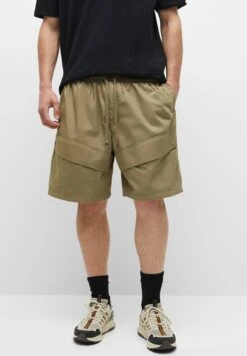 PULL & BEAR Parachute Bermuda ShortsKhaki Uomo Bermuda PUC22F0D1-N11