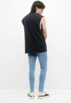 PULL & BEAR Ripped Carrot FitJeans Slim FitLight Blue Denim Uomo Jeans PUC22G0PA-K11 8 PULL & BEAR Ripped Carrot FitJeans Slim FitLight Blue Denim Uomo Jeans PUC22G0PA-K11 -Pull & Bear 17fa721e14ac4d66a2bcf879faa18e66