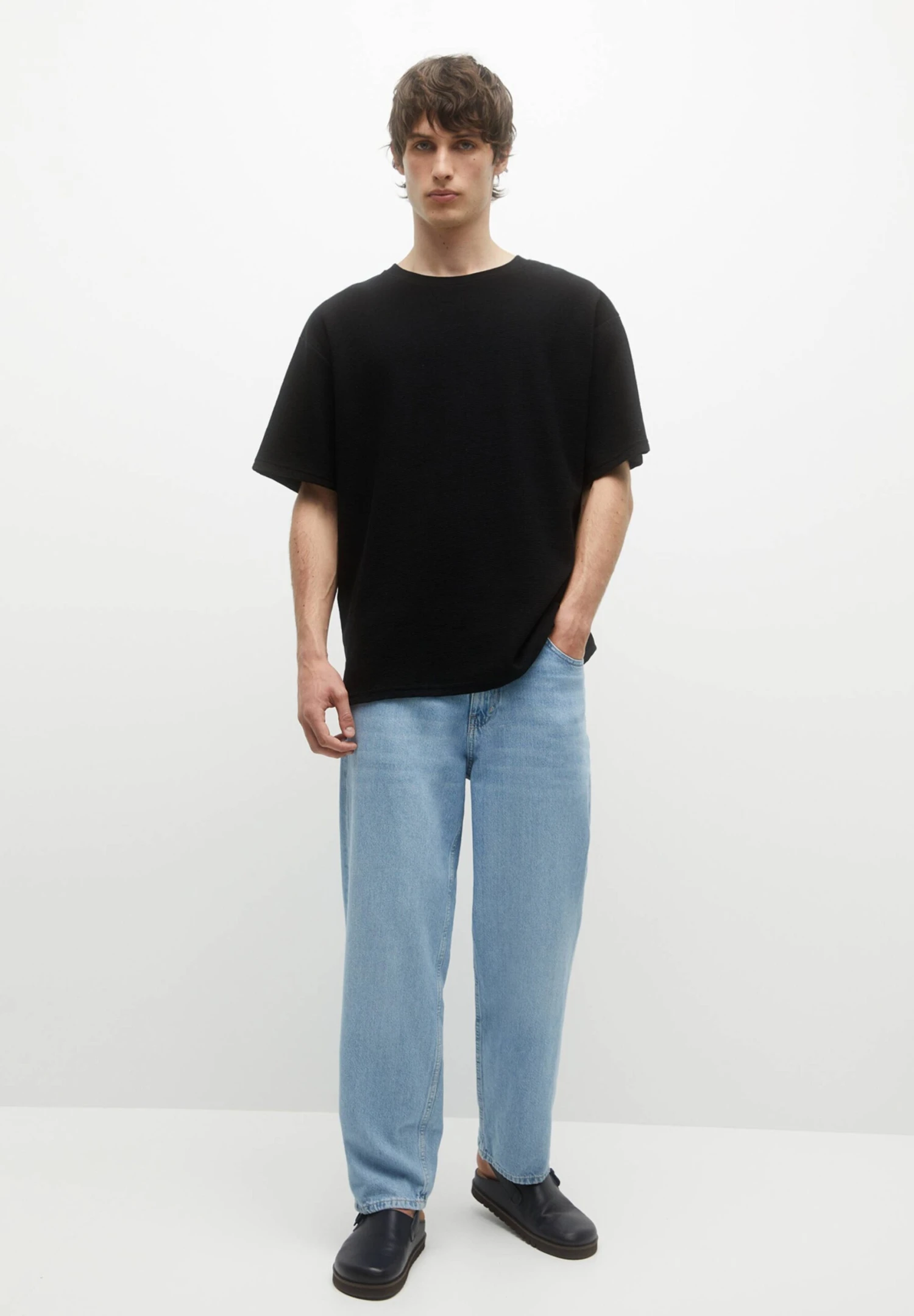 PULL & BEAR Ottoman T-Shirt BasicBlack Uomo T-shirt E Polo PUC22O1LL-Q11 2 PULL & BEAR Ottoman T-Shirt BasicBlack Uomo T-shirt E Polo PUC22O1LL-Q11 - immagine 2