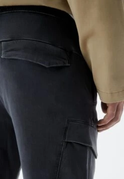 PULL & BEAR With PocketsPantaloni SportiviDark Grey Uomo Pantaloni PUC22E0EV-C12 -Pull & Bear 1914b4ae67f74db9ac677d1a66bb868e