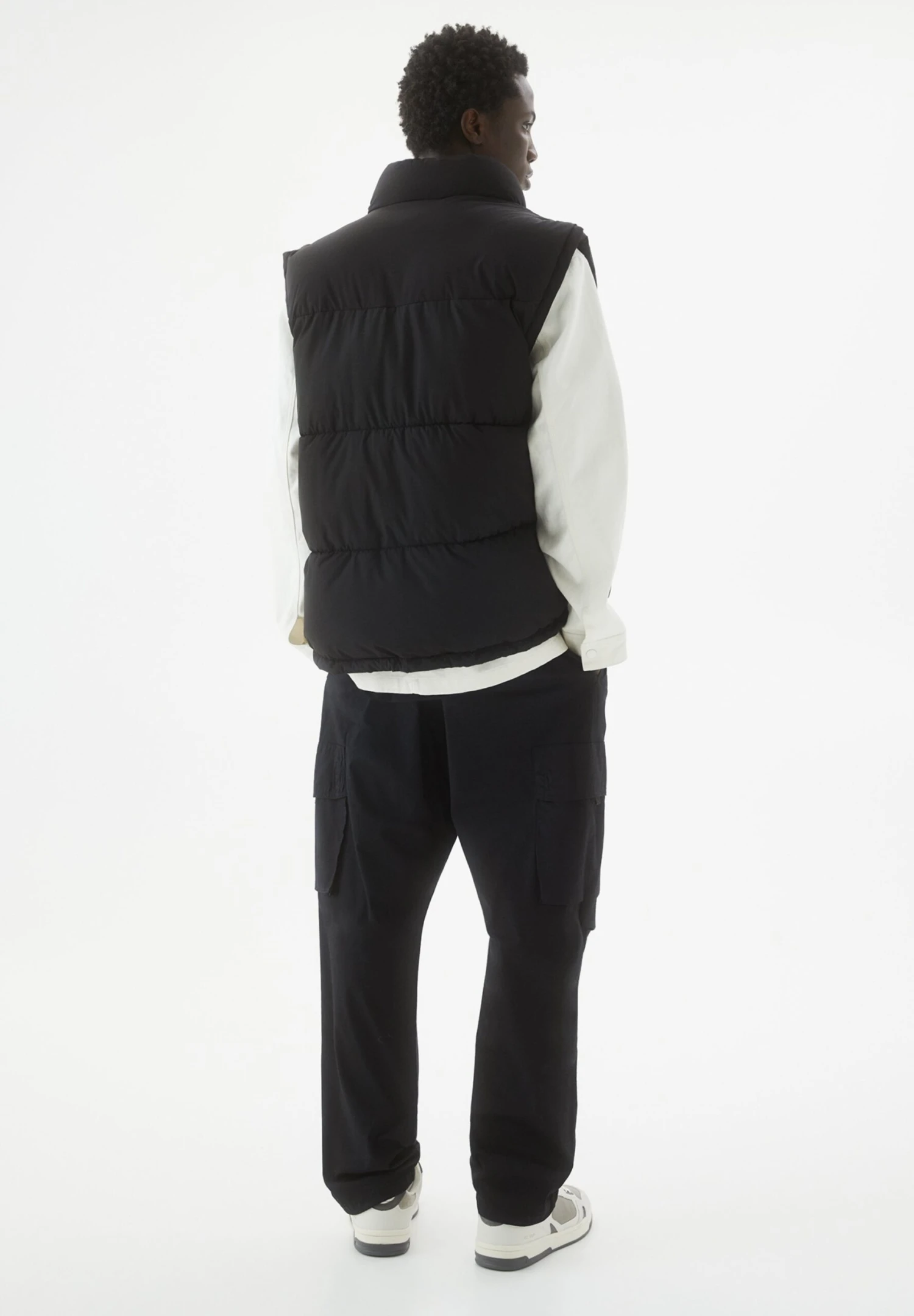 PULL & BEAR Basic - Puffer Gilet - Smanicato - Black 6 PULL & BEAR Basic - Puffer Gilet - Smanicato - Black - immagine 6