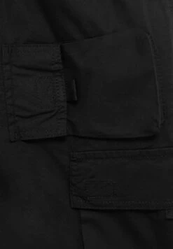 PULL & BEAR Bermuda With Multiple PocketsShortsBlack Uomo Bermuda PUC22F0D2-Q11 -Pull & Bear 1a2ef7c73e11471bbe70e054eb21137e