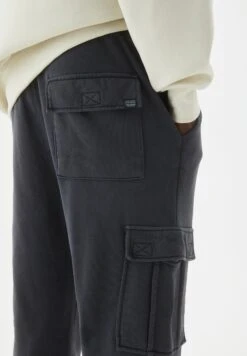 PULL & BEAR JoggersPantaloni CargoBlack Uomo Pantaloni PUC22E0F0-Q11 -Pull & Bear 1b097d9df6b74714af049d58fcb6ba11