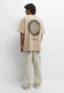 PULL & BEAR Mandala Tear Drops T-Shirt Con StampaOchre Uomo T-shirt E Polo PUC22O1Q0-O11