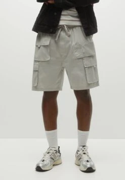 PULL & BEAR Bermuda With Multiple PocketsShortsStone Uomo Bermuda PUC22F0D2-C11