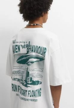 PULL & BEAR Short SleeveT-Shirt Con StampaWhite Uomo T-shirt E Polo PUC22O1PV-A11 -Pull & Bear 1e883436fb7546c58037f3a298e402a3