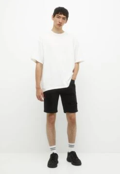PULL & BEAR Ripped Bermuda- Shorts Di Jeans - Black -Pull & Bear 1ea4148f59da4853aebcafc418472ae3