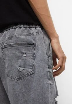 PULL & BEAR Ripped Bermuda Shorts Di JeansGrey Uomo Jeans PUC22F0D8-C11 -Pull & Bear 1f62a0052e334beab2400c51d8612653