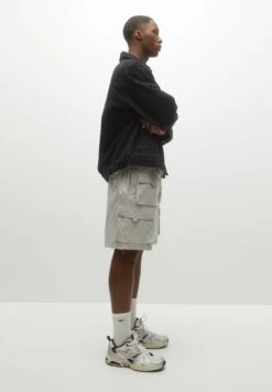 PULL & BEAR Bermuda With Multiple PocketsShortsStone Uomo Bermuda PUC22F0D2-C11 -Pull & Bear 1ff26f95e1ca4d8f96dc1339997afd71