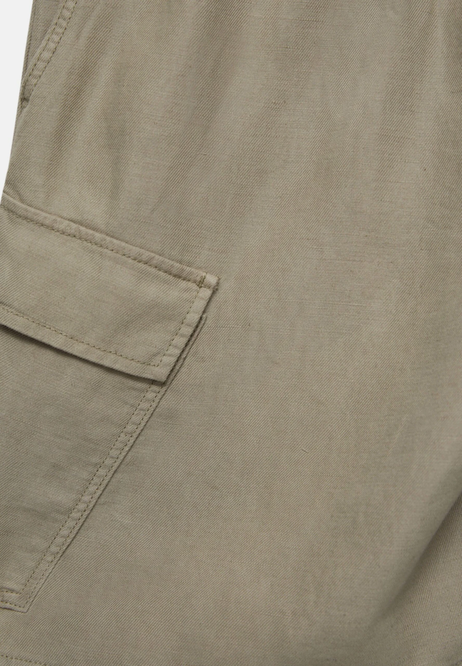 PULL & BEAR Rustic Bermuda- Shorts - Khaki 7 PULL & BEAR Rustic Bermuda- Shorts - Khaki - immagine 7