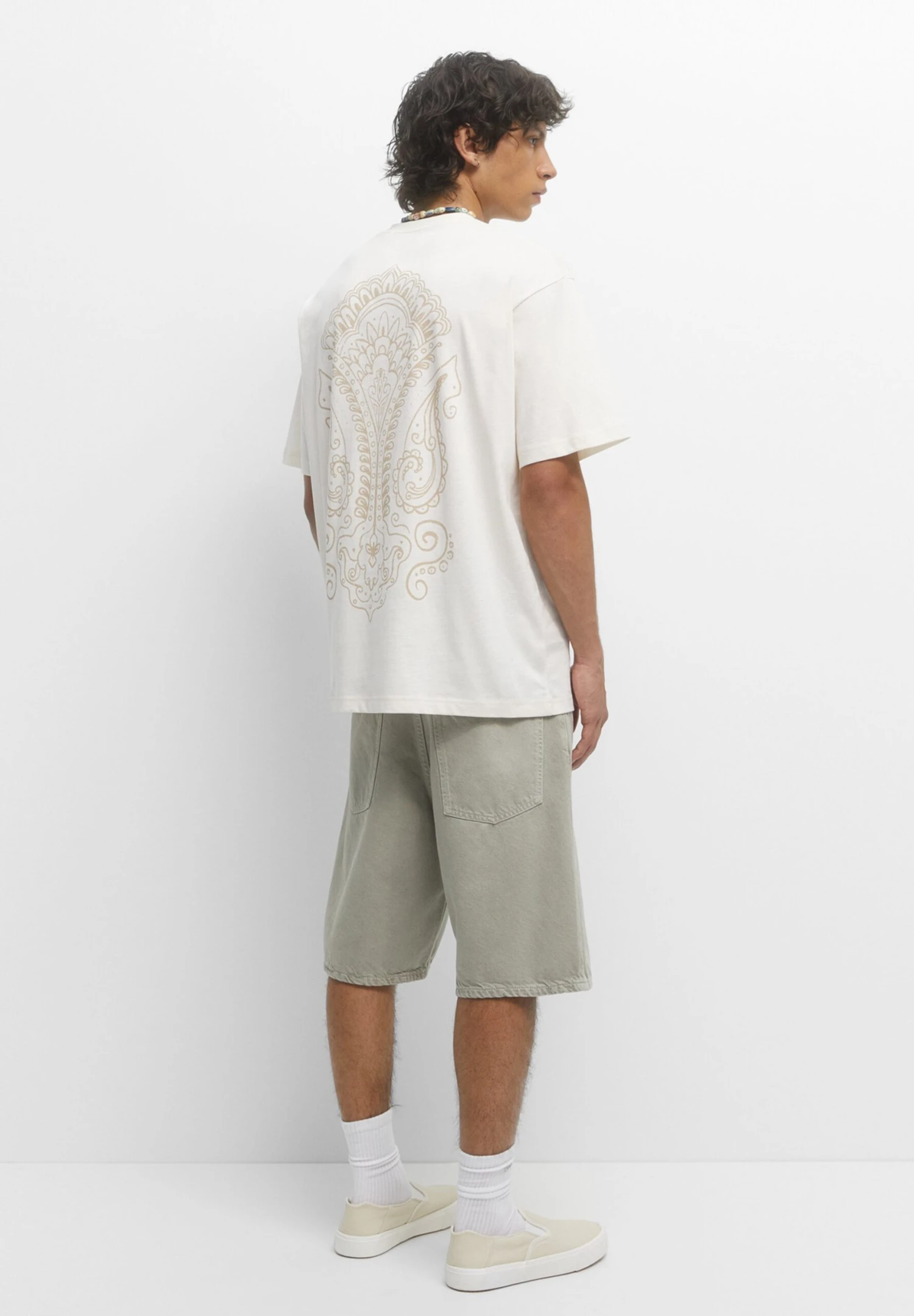 PULL & BEAR Short Sleeve Embroidery - T-Shirt Con Stampa - Beige 1 PULL & BEAR Short Sleeve Embroidery - T-Shirt Con Stampa - Beige