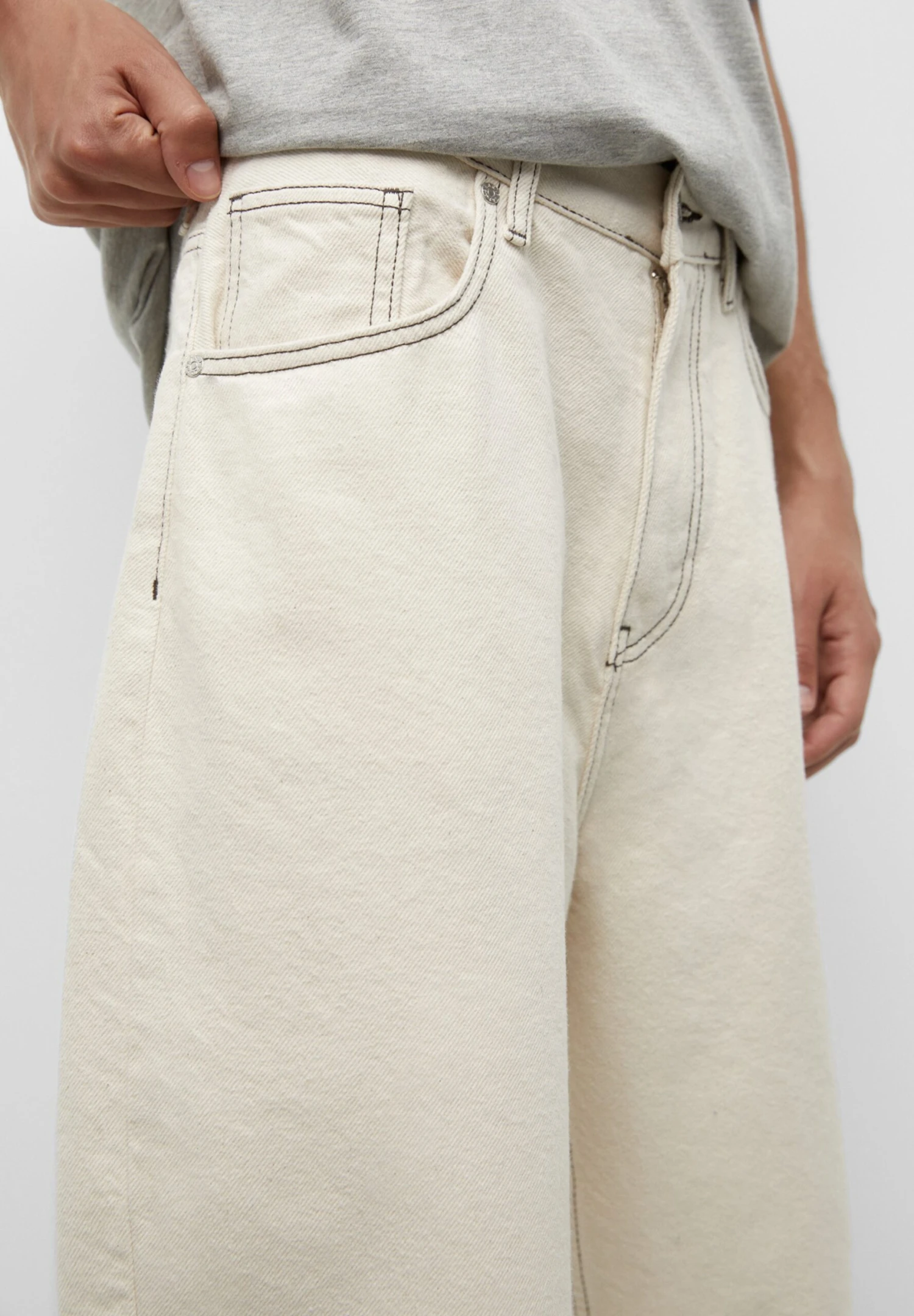 PULL & BEAR Baggy Fit Wide-Leg-Bermuda Shorts Di JeansBeige Uomo Jeans PUC22F0DH-B11 4 PULL & BEAR Baggy Fit Wide-Leg-Bermuda Shorts Di JeansBeige Uomo Jeans PUC22F0DH-B11 - immagine 4
