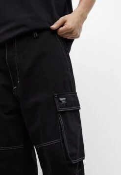 PULL & BEAR With Contrast Stitching- Pantaloni Cargo - Mottled Black 11 PULL & BEAR With Contrast Stitching- Pantaloni Cargo - Mottled Black -Pull & Bear 26f8be4bb8484ff4b57fd5a93739aaff