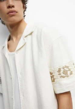 PULL & BEAR Short Sleeve Crochet- Camicia - White -Pull & Bear 275be5dd2aac47839bd1a184d71de370