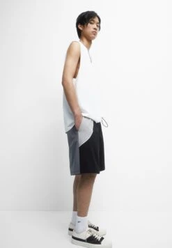 PULL & BEAR Bermuda With PanelsShortsBlack Uomo Bermuda PUC22F0DD-Q11 -Pull & Bear 29319ce6b48b43c0ae8a0abfd1c66c51