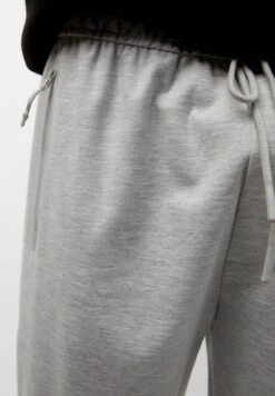 PULL & BEAR Stwd Joggers With ZipsPantaloni SportiviLight Grey Uomo Pantaloni Sportivi E Joggers PUC22E0ES-C11 -Pull & Bear 2bb66170612344f9b18b6308540d1472