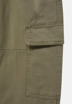 PULL & BEAR Wide-LegPantaloni CargoDark Green Uomo Pantaloni PUC22E0EO-M11 13 PULL & BEAR Wide-LegPantaloni CargoDark Green Uomo Pantaloni PUC22E0EO-M11 -Pull & Bear 2becd67080e945bdae20220a22c47e88