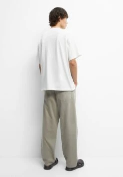 PULL & BEAR Short SleeveWith EmbroideryT-Shirt BasicWhite Uomo T-shirt E Polo PUC22O1OK-A11 -Pull & Bear 2c20a5085b88406aa30327eac440459f