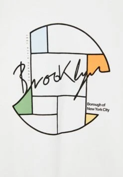 PULL & BEAR BrooklynT-Shirt Con StampaWhite Uomo T-shirt E Polo PUC22O1MK-A11 11 PULL & BEAR BrooklynT-Shirt Con StampaWhite Uomo T-shirt E Polo PUC22O1MK-A11 -Pull & Bear 2d23f216442d42228f5f3c63b1f8ea16