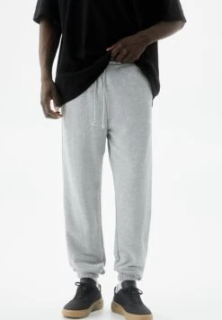 PULL & BEAR Standard FitJoggersPantaloni SportiviDark Grey Uomo Pantaloni PUC22E0F5-C11