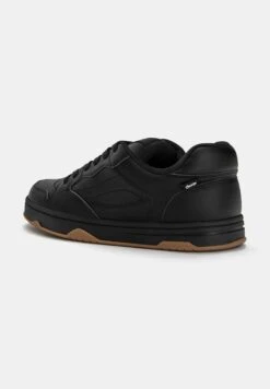 PULL & BEAR SNEAKER - Scarpe Skate - Black -Pull & Bear 308274767aff49bebd3504e1b0b00ec2