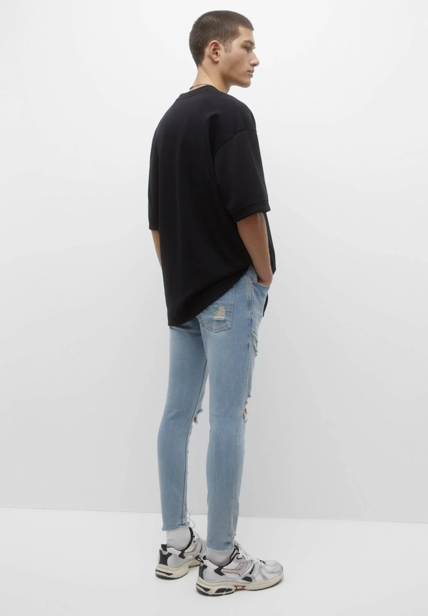 PULL & BEAR Ripped - Jeans Slim Fit - Light Blue 3 PULL & BEAR Ripped - Jeans Slim Fit - Light Blue - immagine 3
