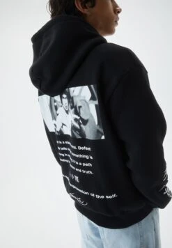 PULL & BEAR Bruce Lee Felpa Con CappuccioBlack Uomo Maglieria E Felpe PUC22S0RA-Q11 10 PULL & BEAR Bruce Lee Felpa Con CappuccioBlack Uomo Maglieria E Felpe PUC22S0RA-Q11 -Pull & Bear 3154013cc5ab4fefb1e923f97f1d63d7