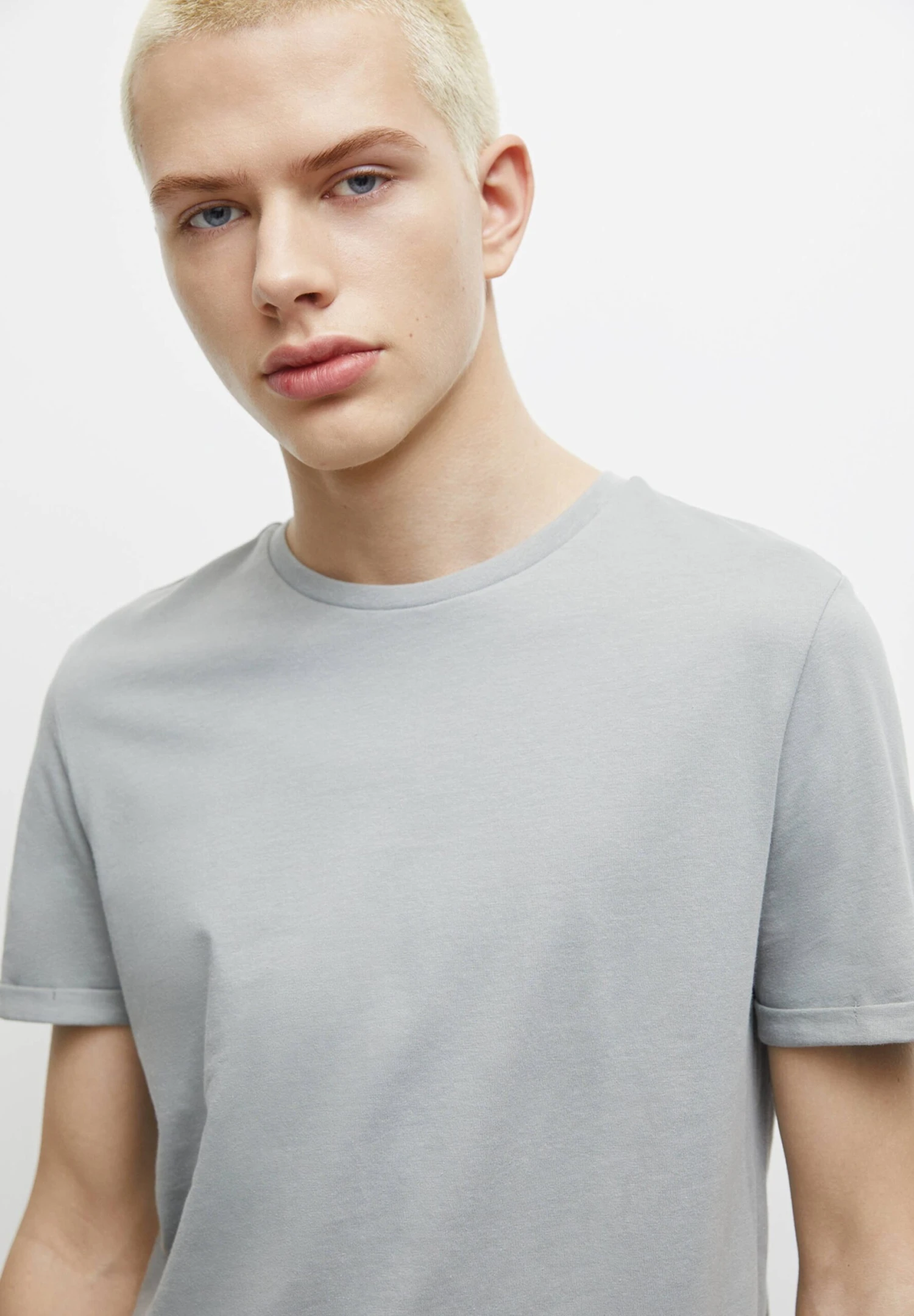 PULL & BEAR Basic-Im Muscle-FitT-Shirt BasicGrey Uomo T-shirt E Polo PUC22O0ZL-C11 4 PULL & BEAR Basic-Im Muscle-FitT-Shirt BasicGrey Uomo T-shirt E Polo PUC22O0ZL-C11 - immagine 4