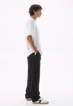 PULL & BEAR Wide-Leg With Label DetailPantaloni CargoBlack Uomo Pantaloni PUC22E0F8-Q11 -Pull & Bear 34a6cee0de2849c0adc7f186fd8eede4