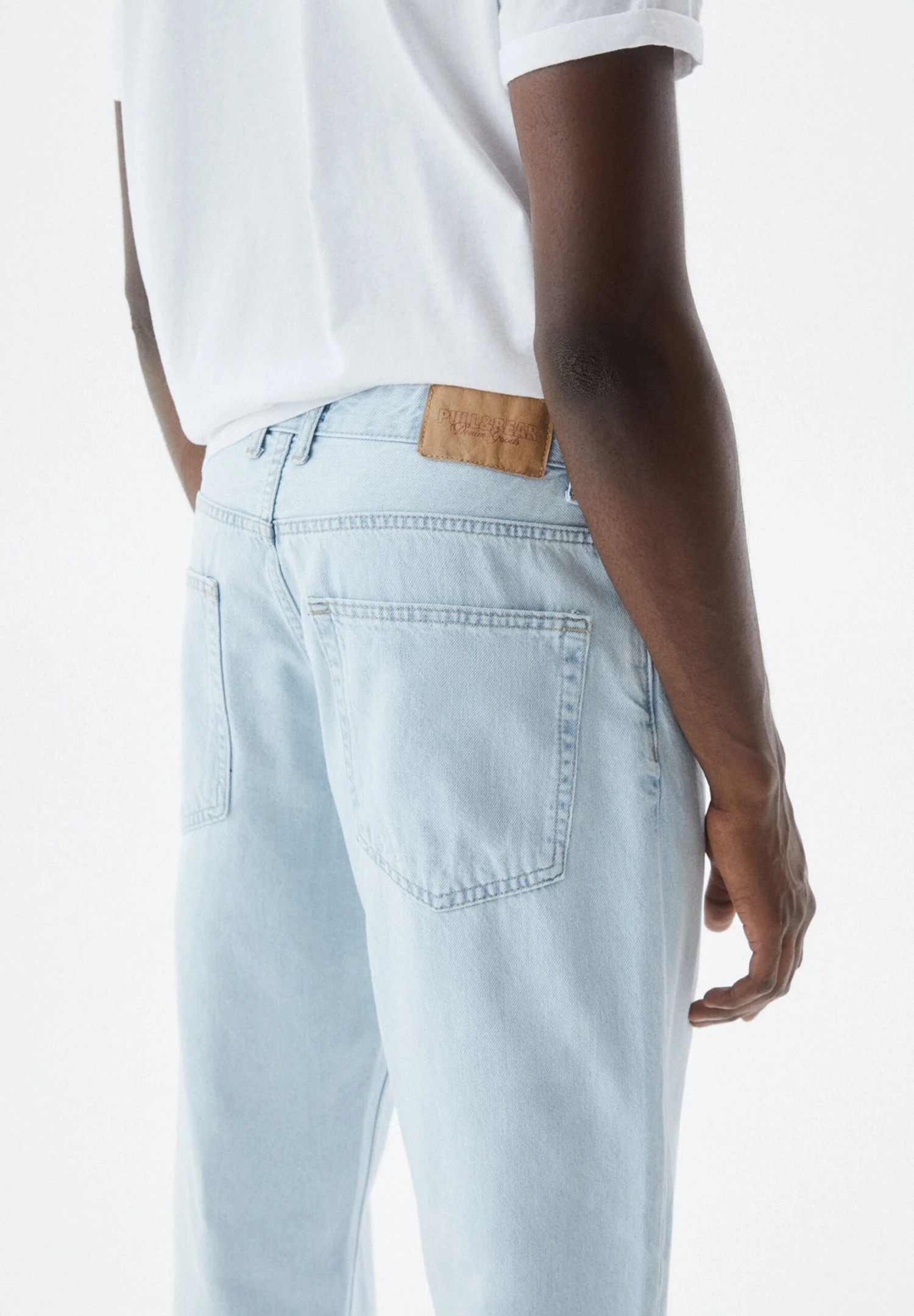 PULL & BEAR Wide LegJeans A SigarettaLight Blue Denim Uomo Jeans PUC22G0PQ-K12 5 PULL & BEAR Wide LegJeans A SigarettaLight Blue Denim Uomo Jeans PUC22G0PQ-K12 - immagine 5