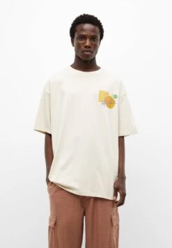 PULL & BEAR With Embroidered Graphic DetailT-Shirt Con StampaSand Uomo T-shirt E Polo PUC22O1MP-B11