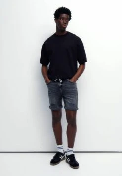 PULL & BEAR BermudaShorts Di JeansMottled Black Uomo Bermuda PUC22F0C6-Q11 -Pull & Bear 394687e4196c41f797247cd4d0c0a801